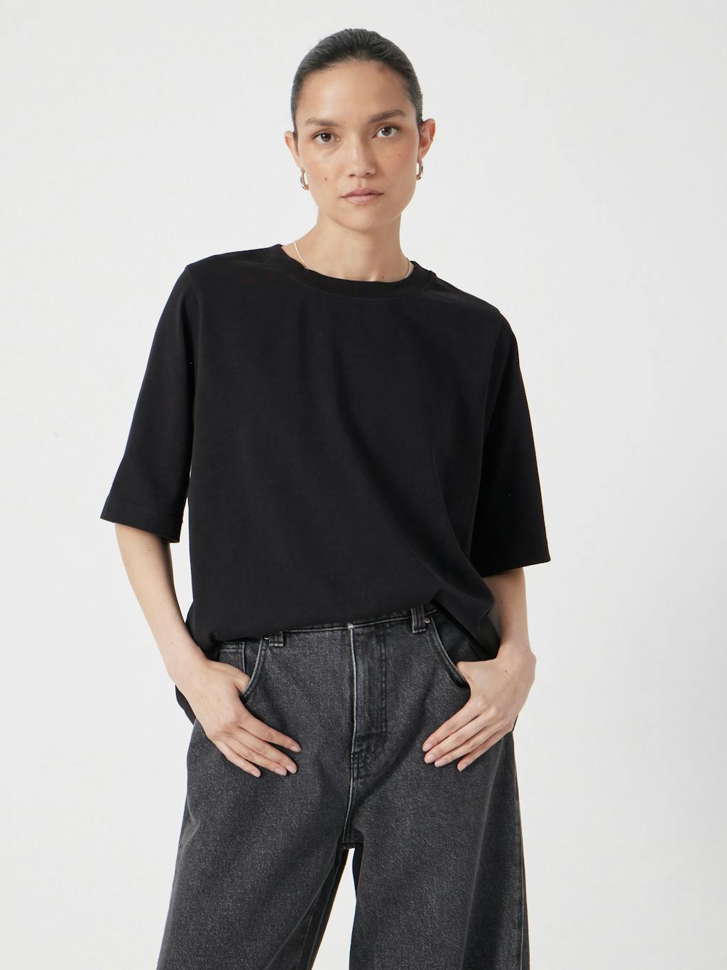 013228-0208-02 Romina Heavyweight Cotton T-Shirt