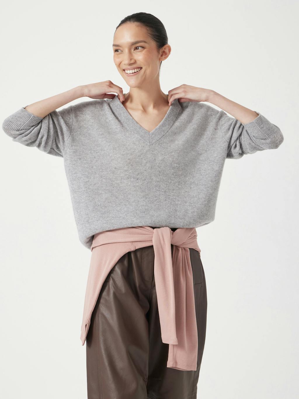 013666-2804-02 Scarlett Cashmere V Neck Jumper