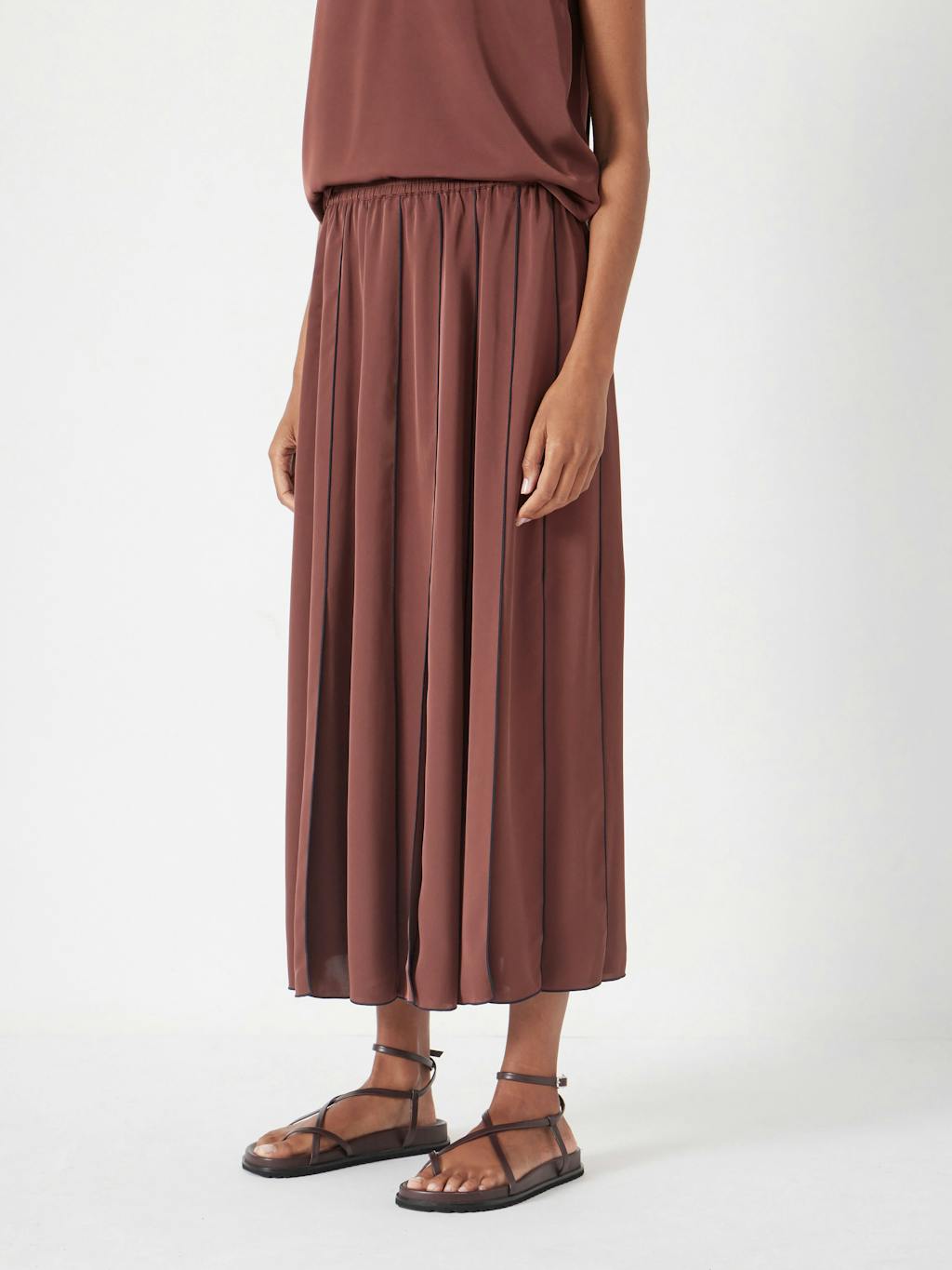 013920-0674-02 Pippa Satin Pleated Skirt