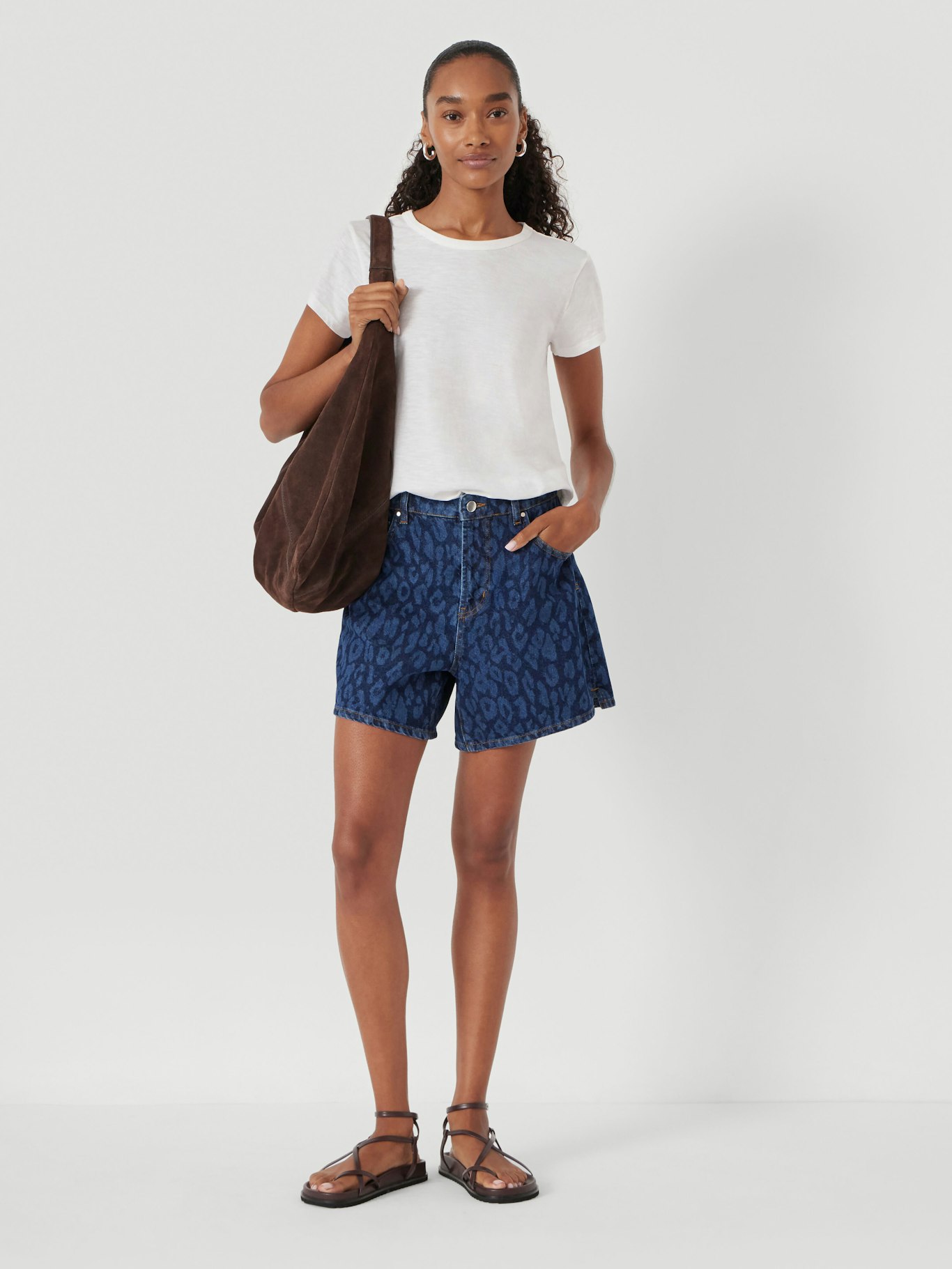 014643-4880-01 Leopard Print Essential Denim Shorts