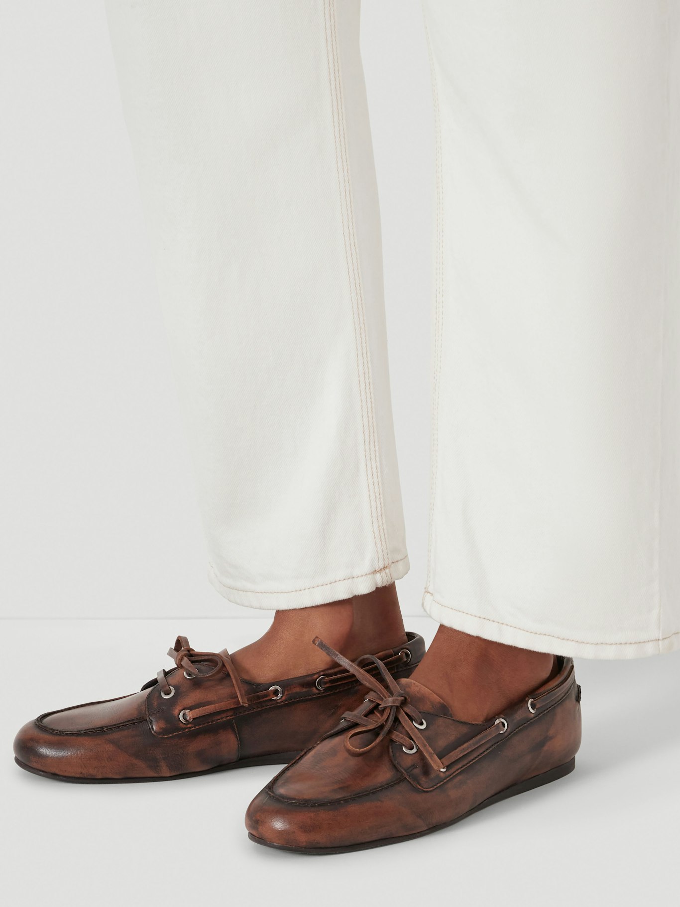 013599-0533-04 Leather Tie Loafers