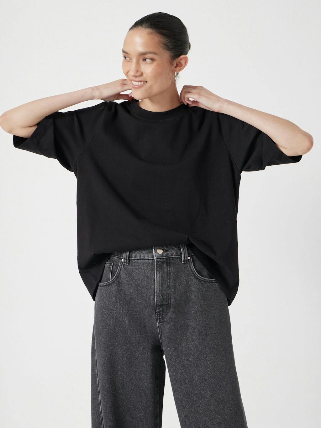 013228-0208-03 Romina Heavyweight Cotton T-Shirt