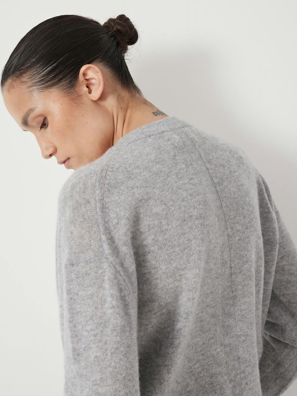 013666-2804-04 Scarlett Cashmere V Neck Jumper