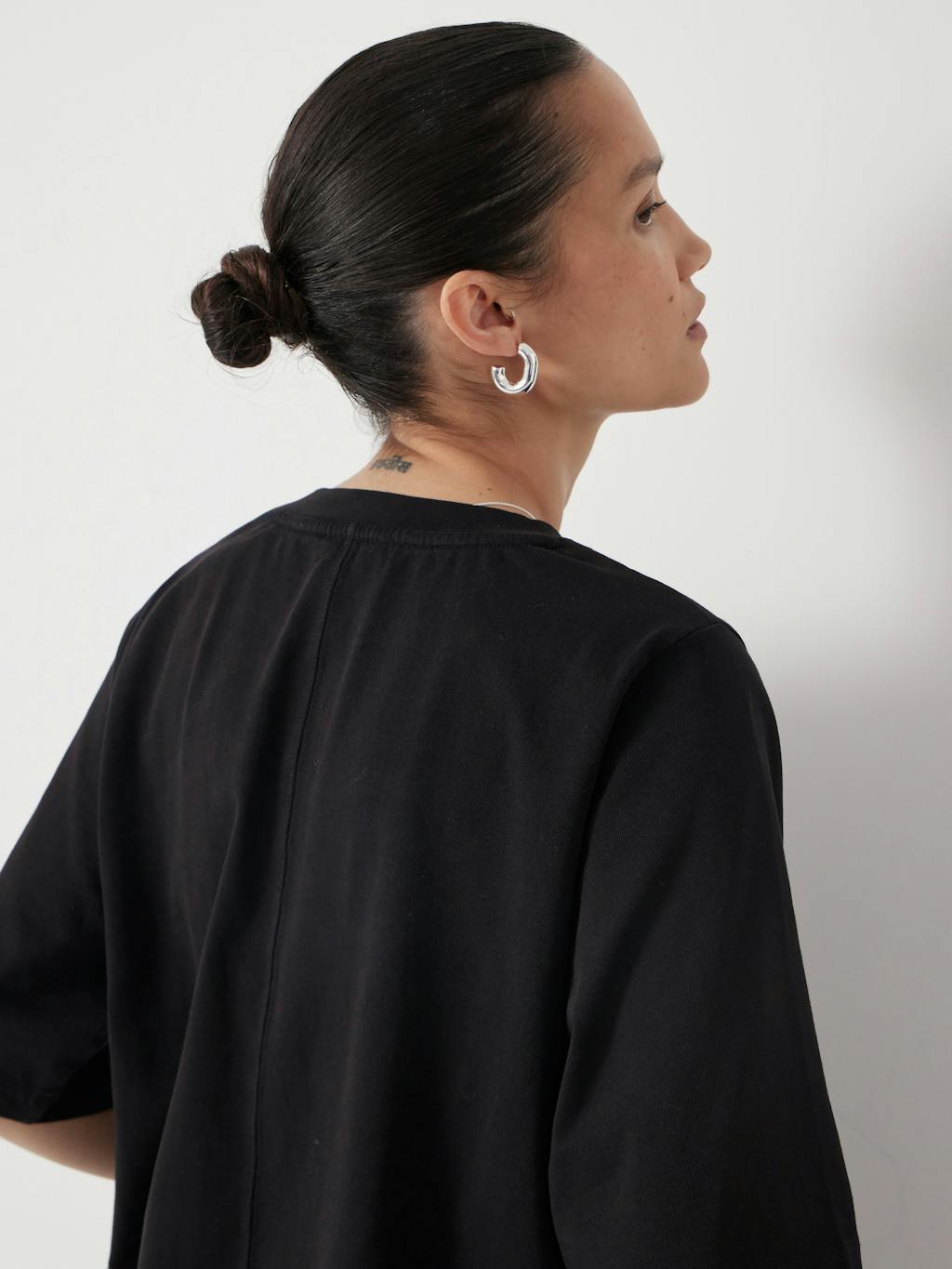 013228-0208-04 Romina Heavyweight Cotton T-Shirt