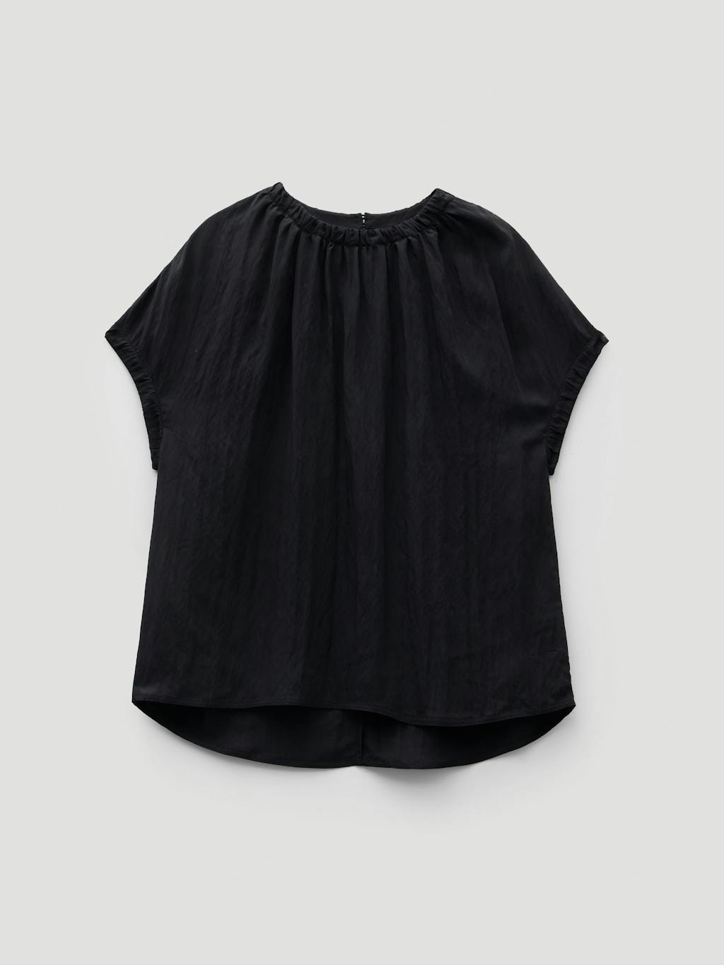 013420-0456-07 Gathered Crew Neck Detail Top