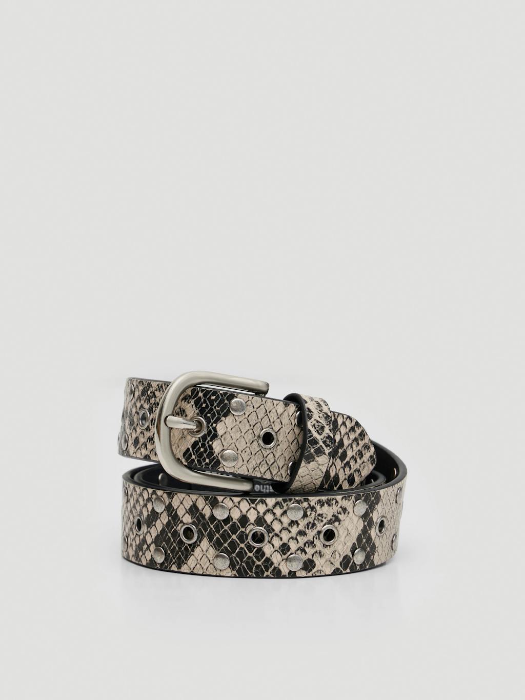 013724-0004-01 Eyelet Leather Belt