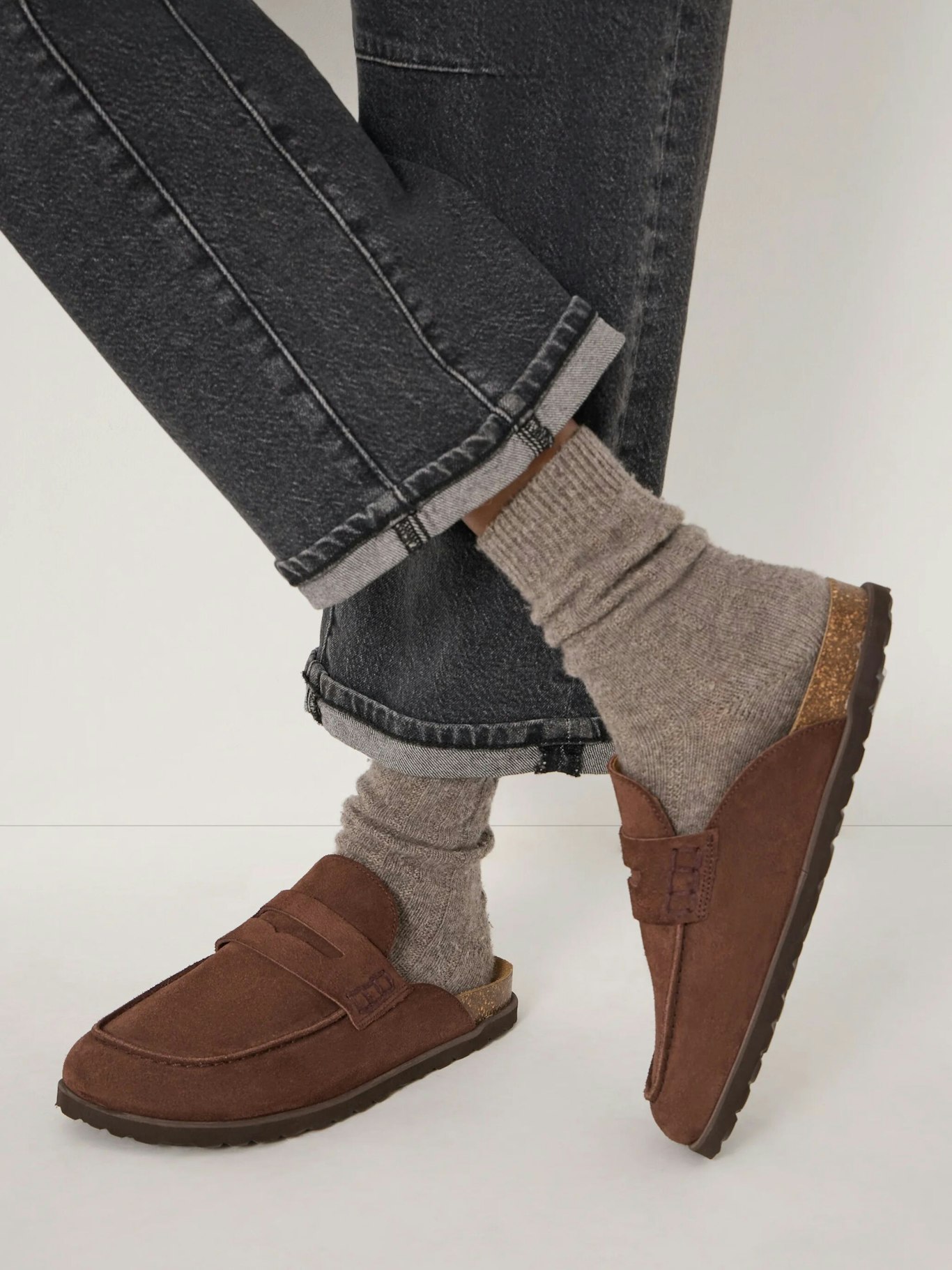 015007-0450-02 Rune Suede Padded Mules