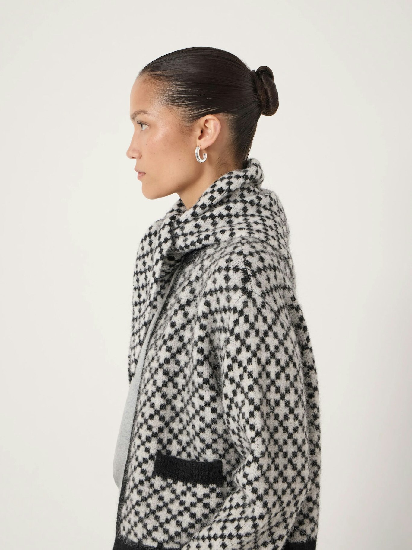 014775-2809-02 Jacquard Triangle Scarf