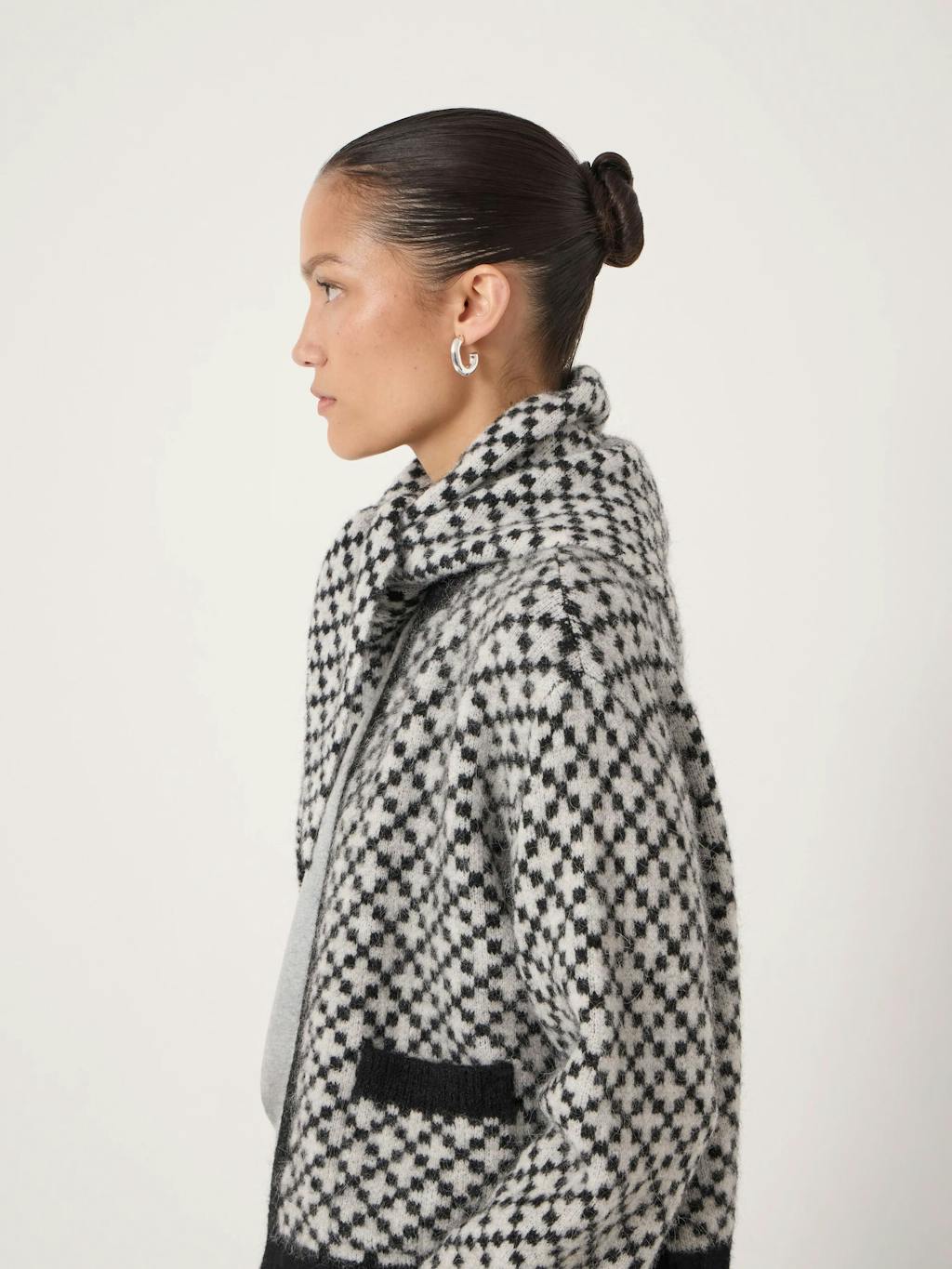 014775-2809-02 Jacquard Triangle Scarf