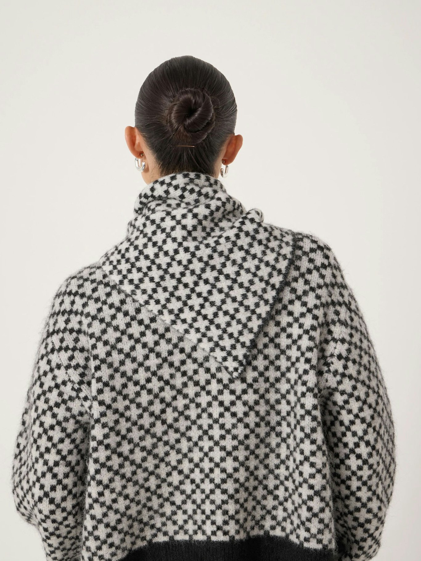 014775-2809-03 Jacquard Triangle Scarf