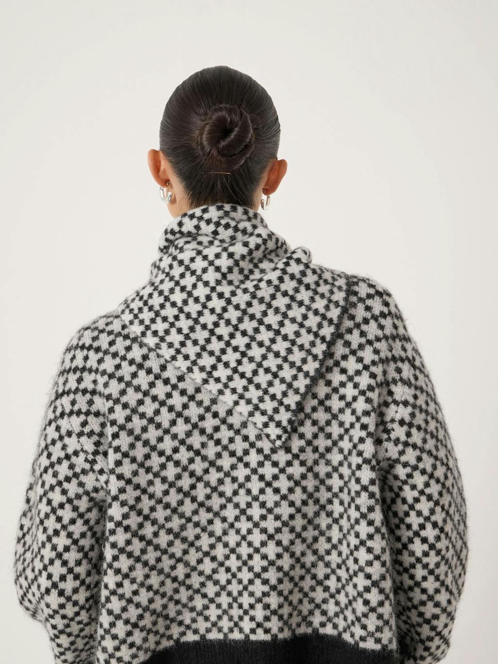 014775-2809-03 Jacquard Triangle Scarf