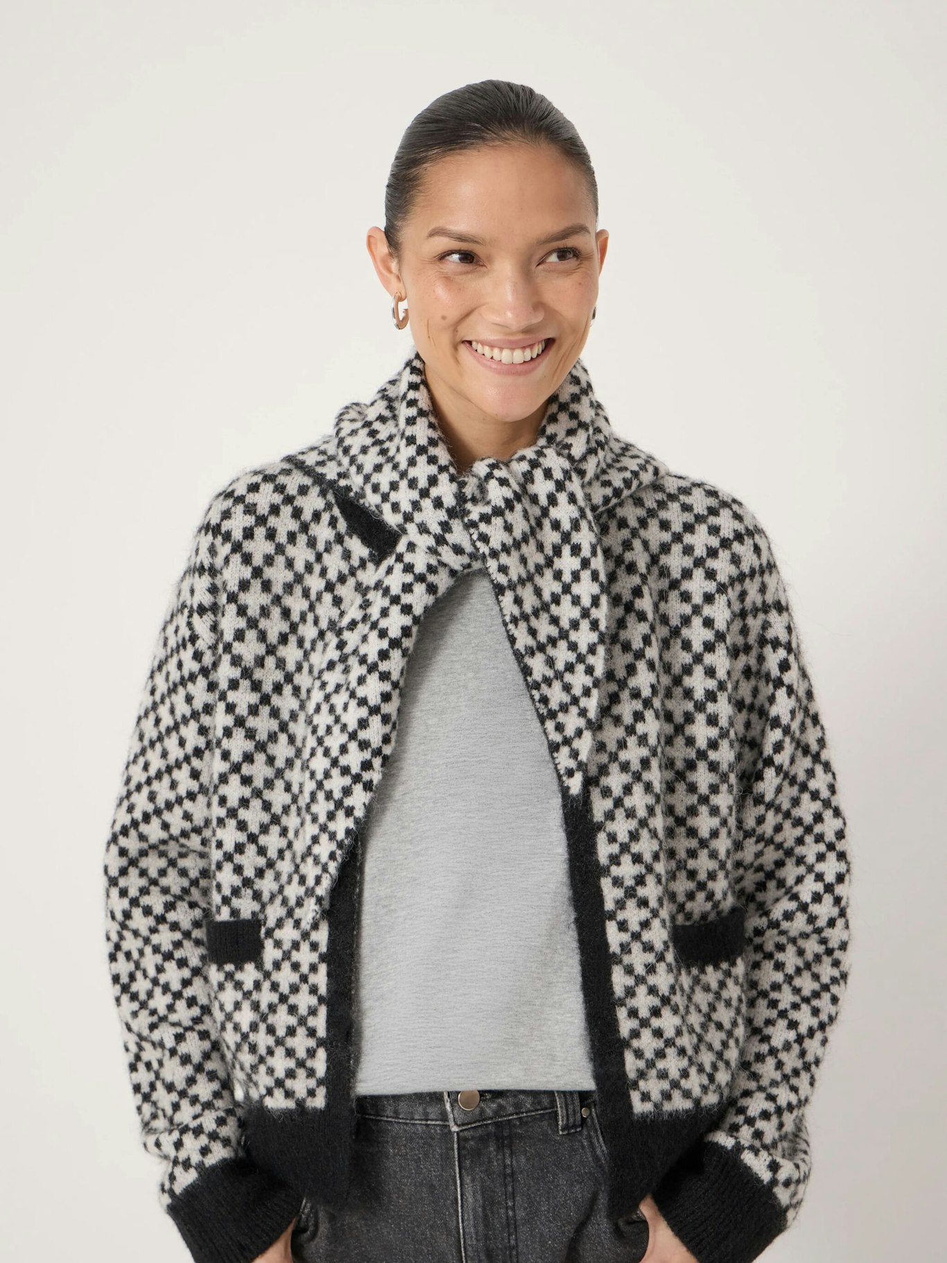 014775-2809-01 Jacquard Triangle Scarf
