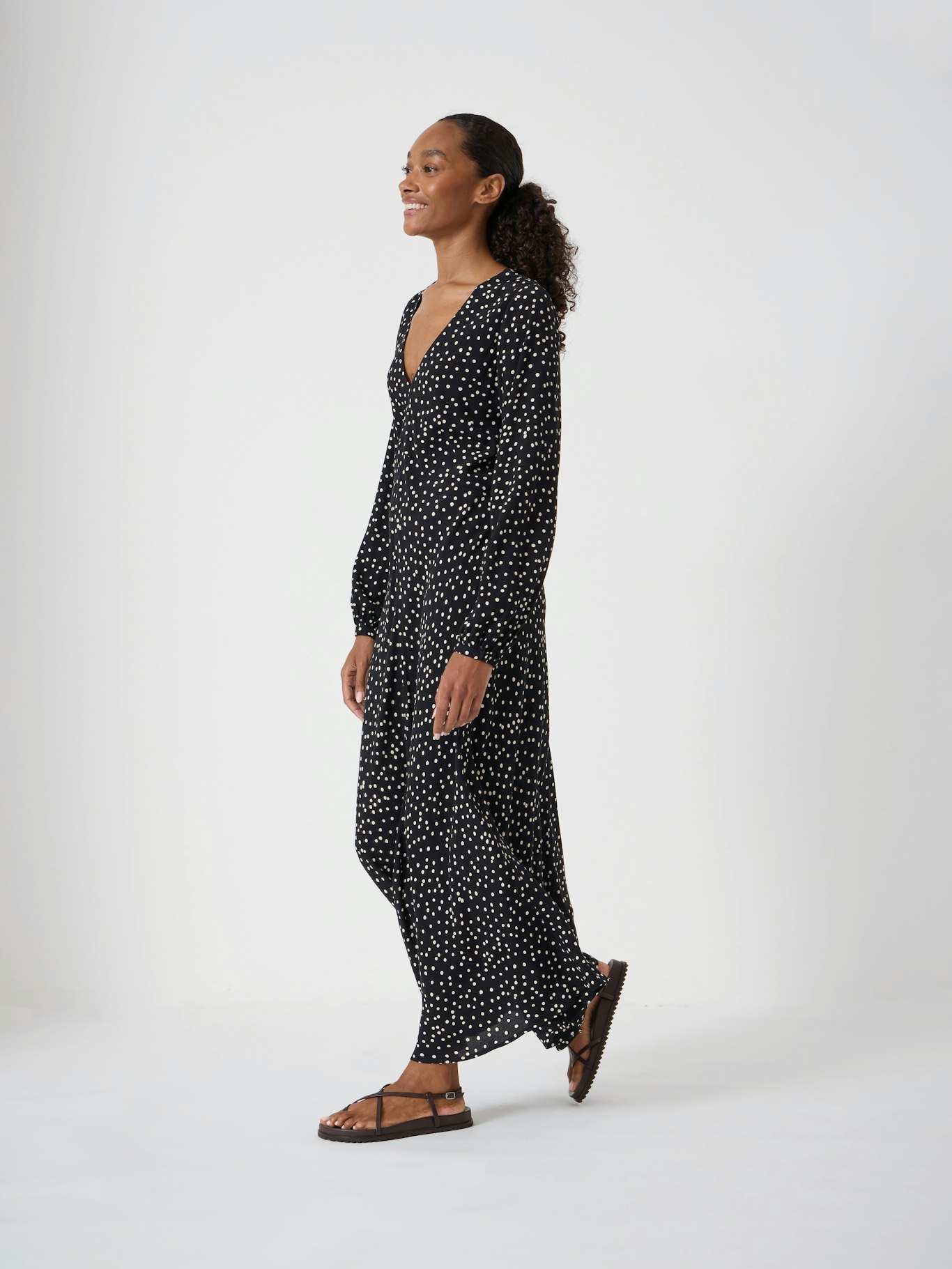 014786-4867-02 Grace V-Neck Long Sleeve Dress