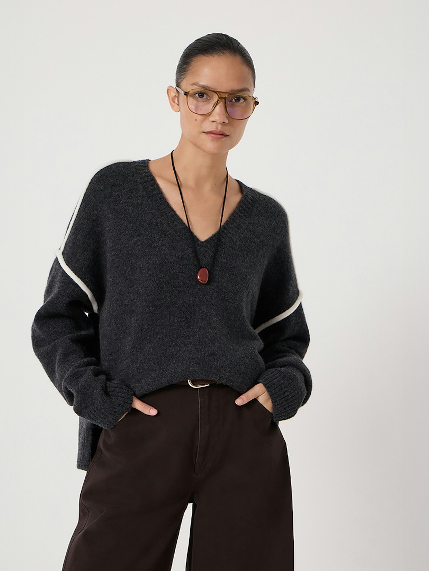 014405-2806-02 Billie Wool Blend V-Neck Jumper