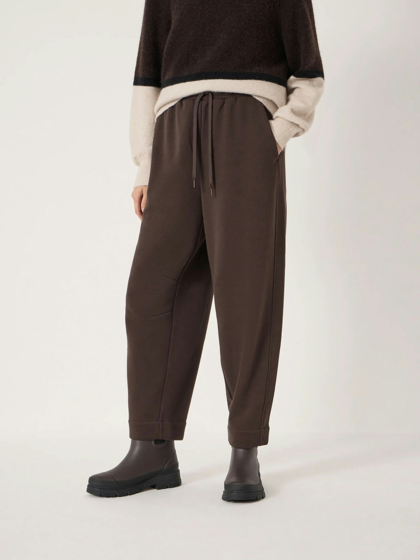 014384-0081-02 Jack Barrel Joggers