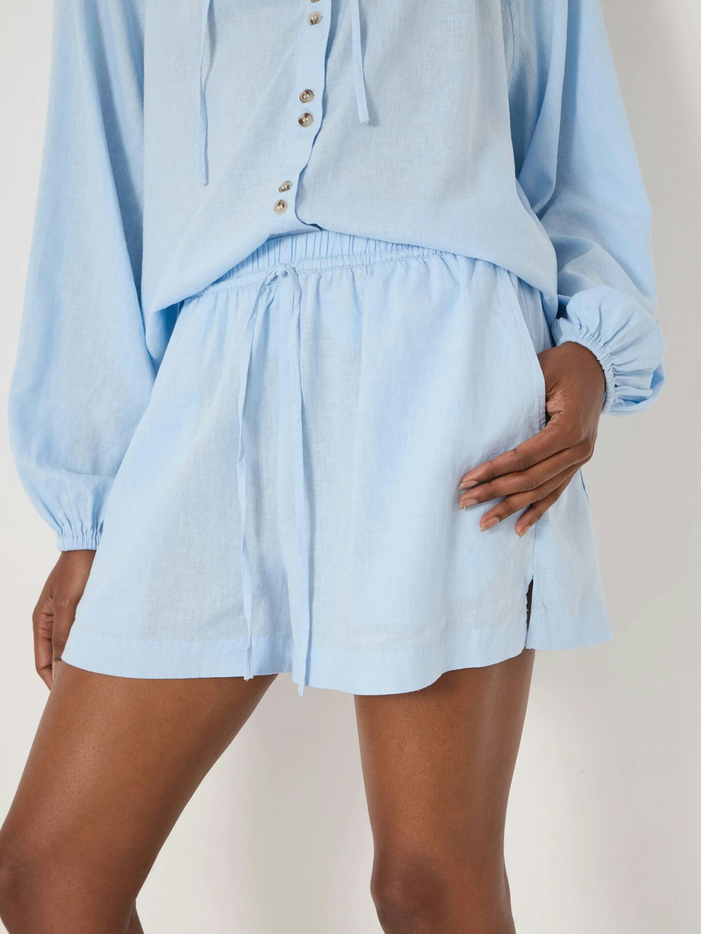 014140-1631-04 Ernie Linen Short