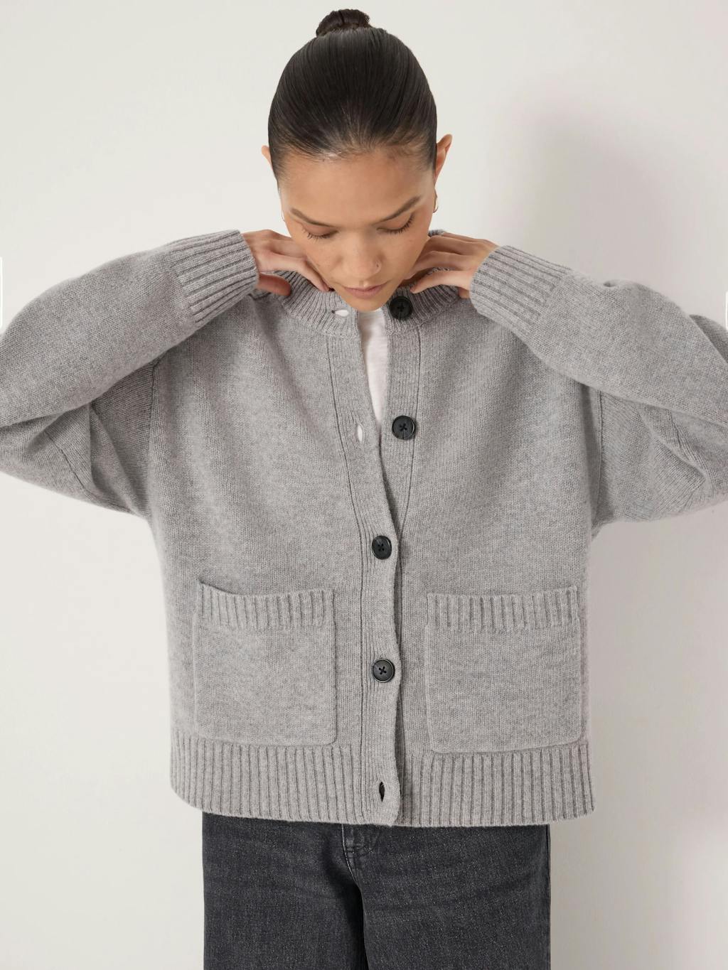 014212-2805-04 Soph Crew Neck Merino Cardigan