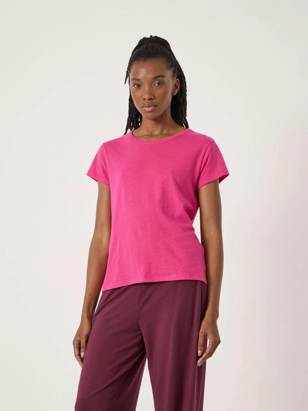 000749-1134-01 Slim Fit Slub Cotton Crew Neck T-Shirt