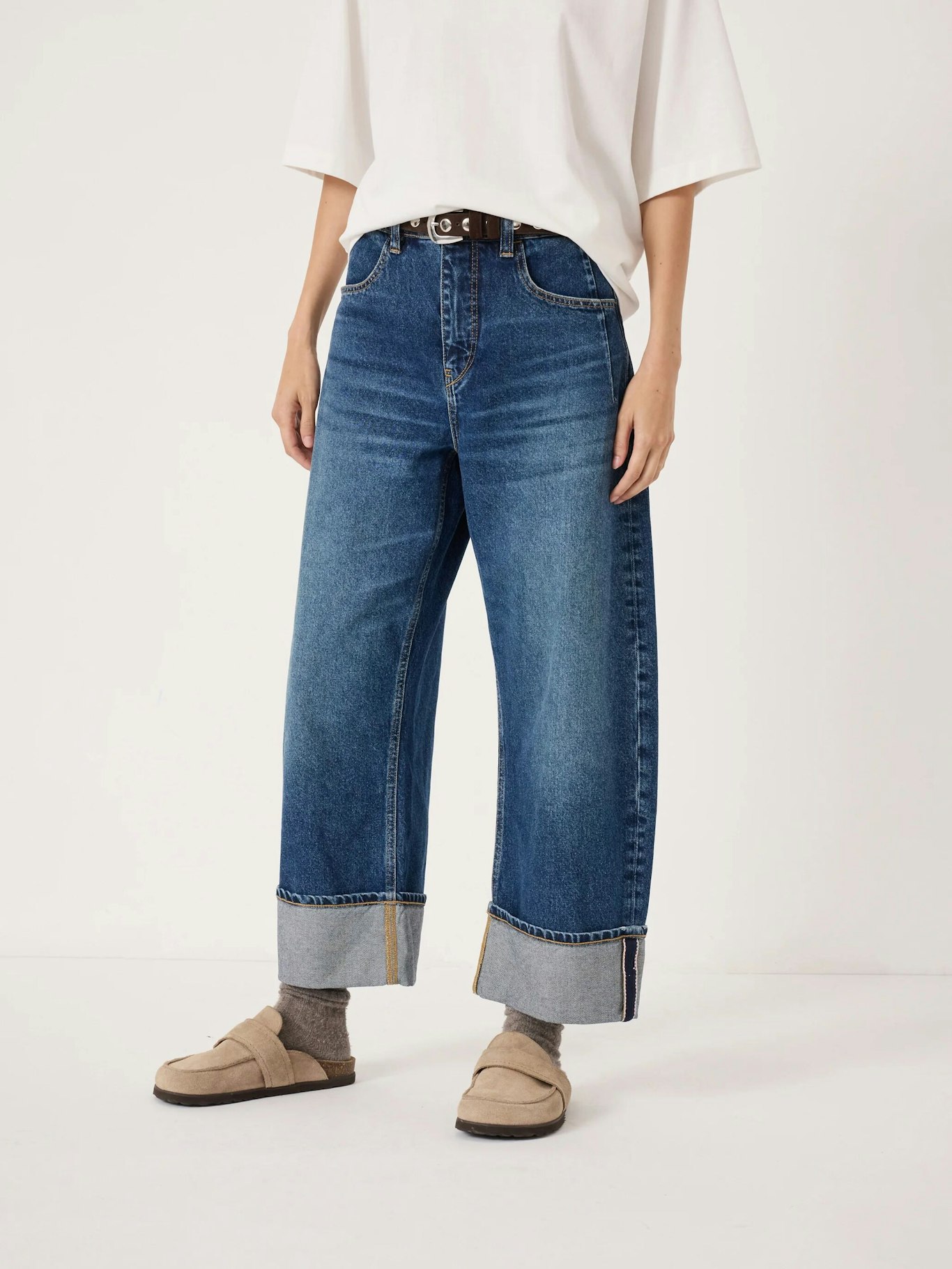 014048-2908-02 Faith Turn Up Barrel Leg Jeans