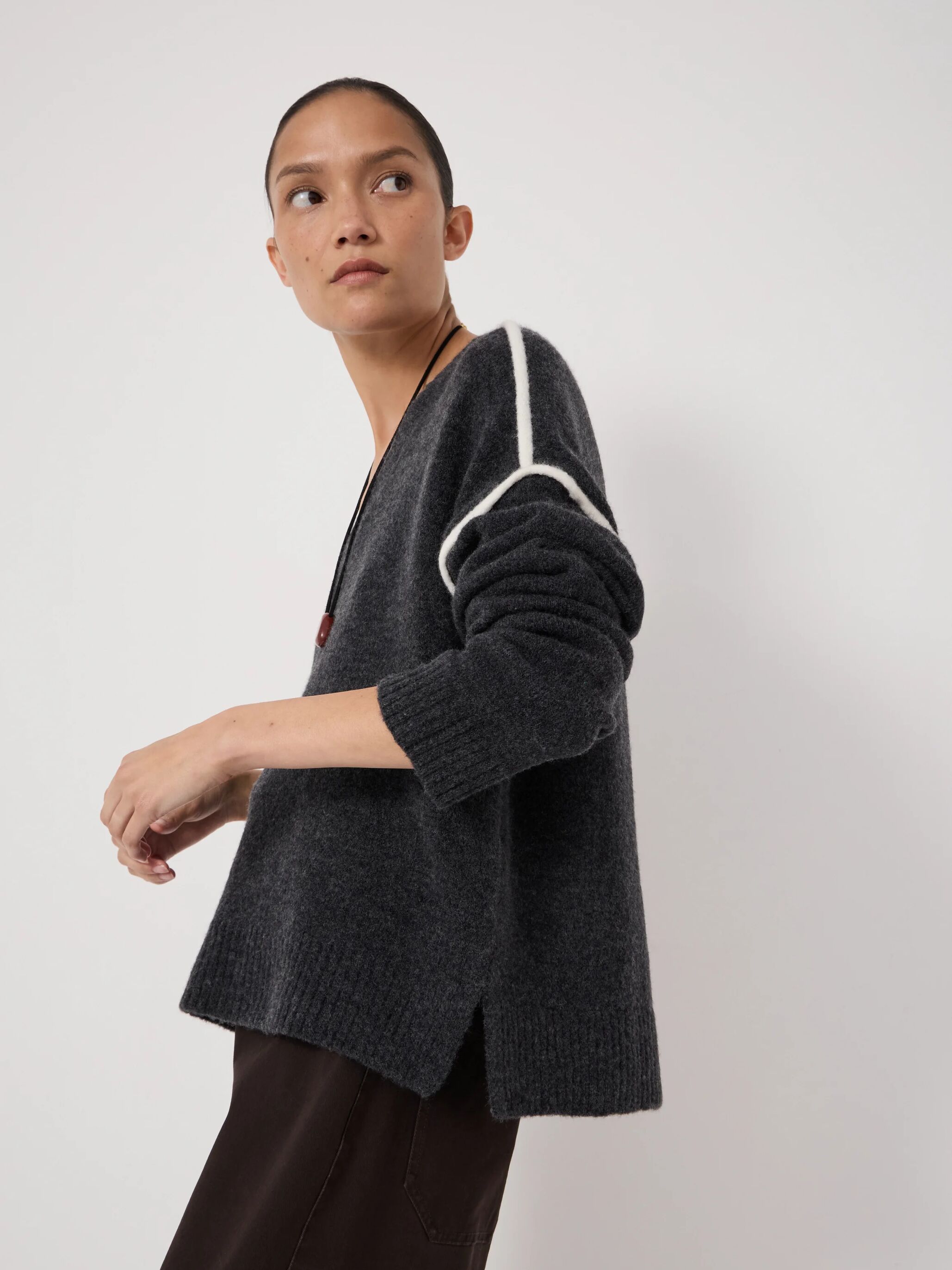 Billie Wool Blend V-Neck Jumper