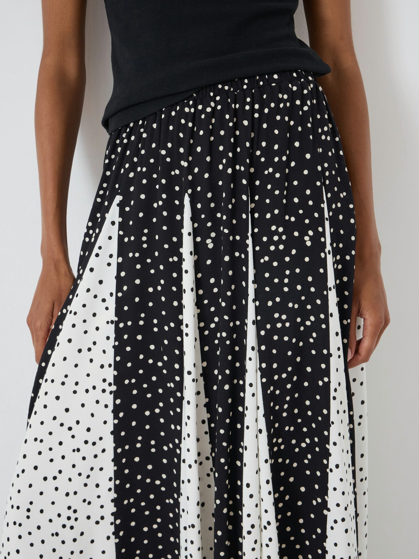 014720-4899-04 Oti Polka Dot Godet Midi Skirt