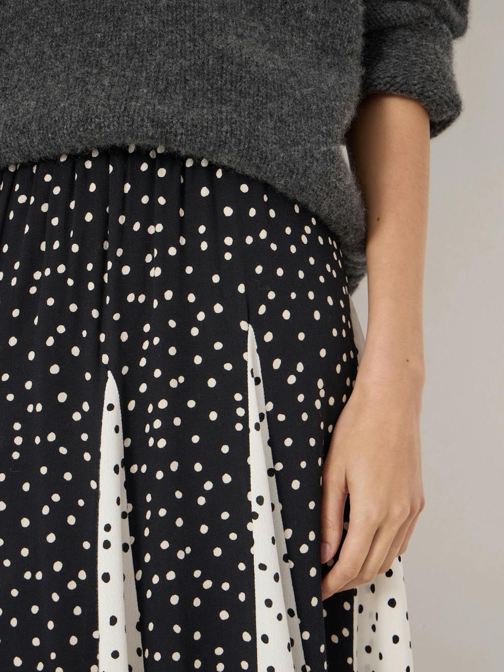 014720-4899-04 Oti Polka Dot Godet Midi Skirt
