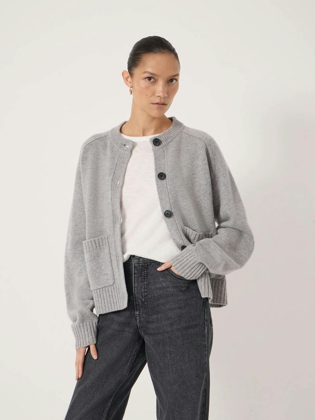 014212-2805-01 Soph Crew Neck Merino Cardigan