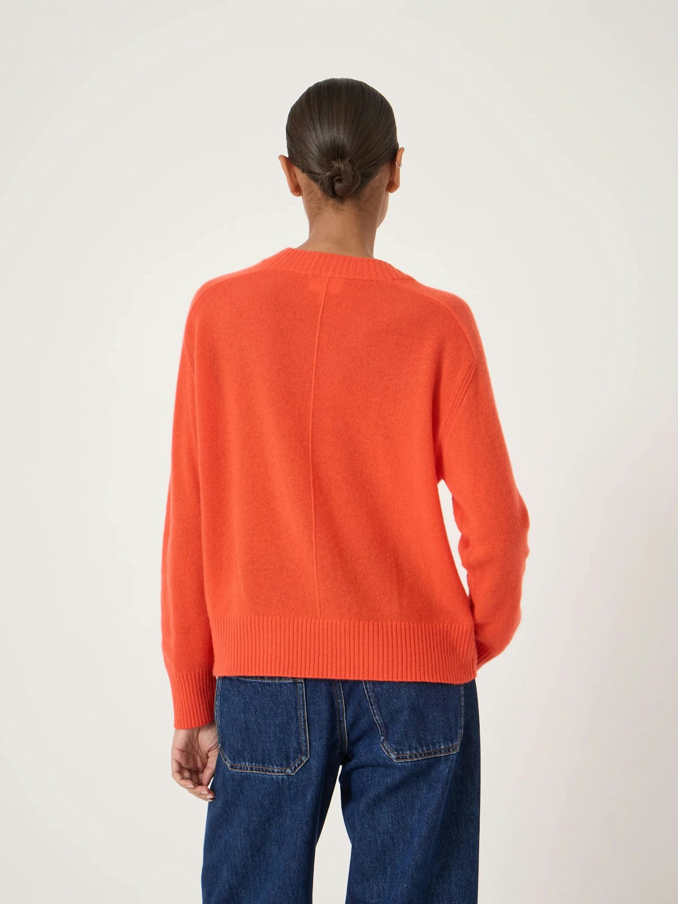 014395-1024-03 Colette Cashmere V-Neck Saddle Sleeve Jumper