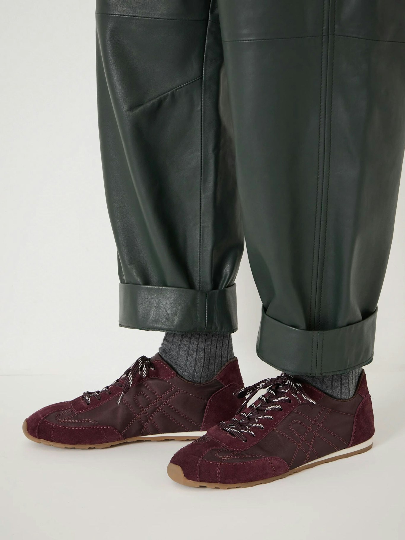 014258-1319-01 Sadie Stitch Detail Slimline Trainers