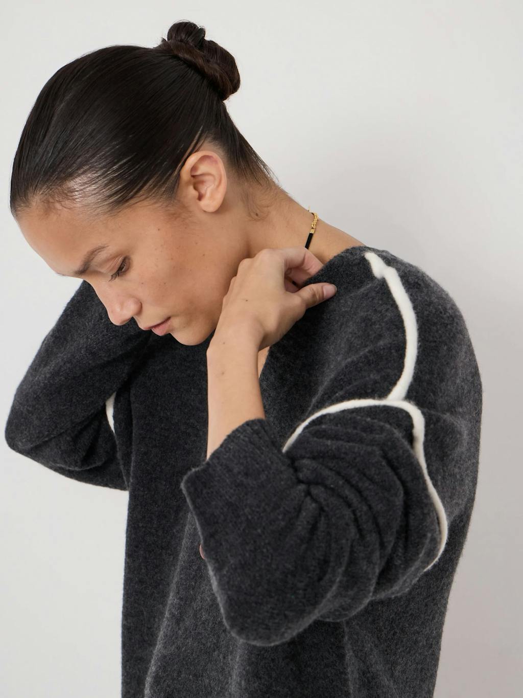 014405-2806-04 Billie Wool Blend V-Neck Jumper