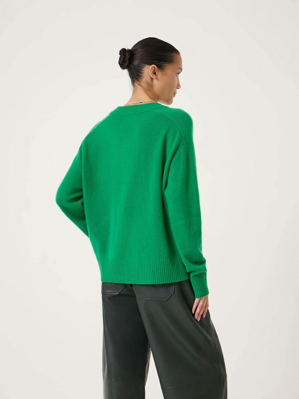 014395-2159-03 Colette Cashmere V-Neck Saddle Sleeve Jumper