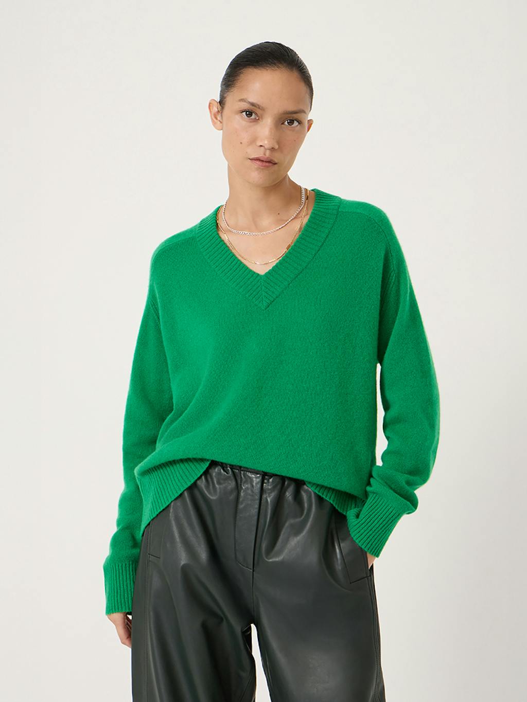 014395-2159-02 Colette Cashmere V-Neck Saddle Sleeve Jumper