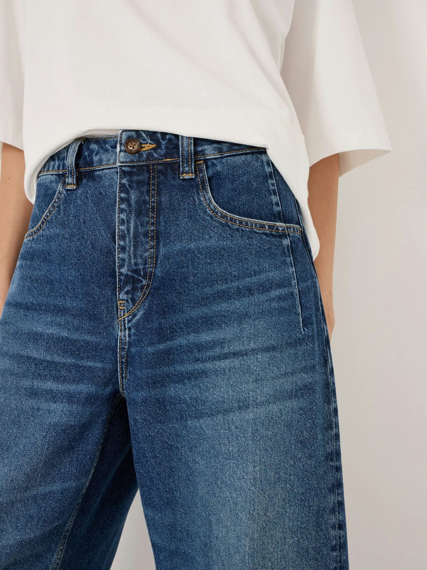 014048-2908-04 Faith Turn Up Barrel Leg Jeans