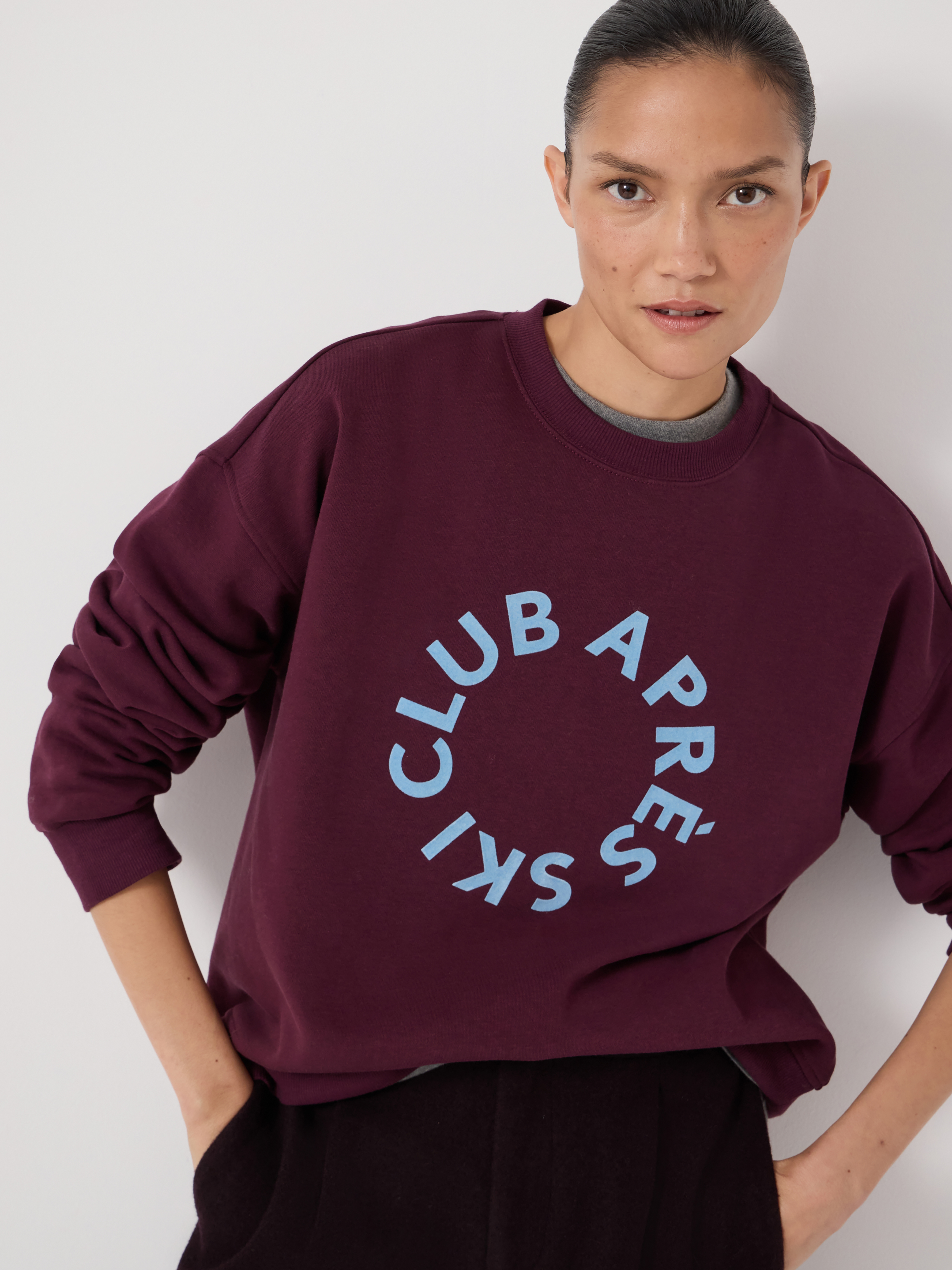 Après Ski Club Graphic Sweatshirt