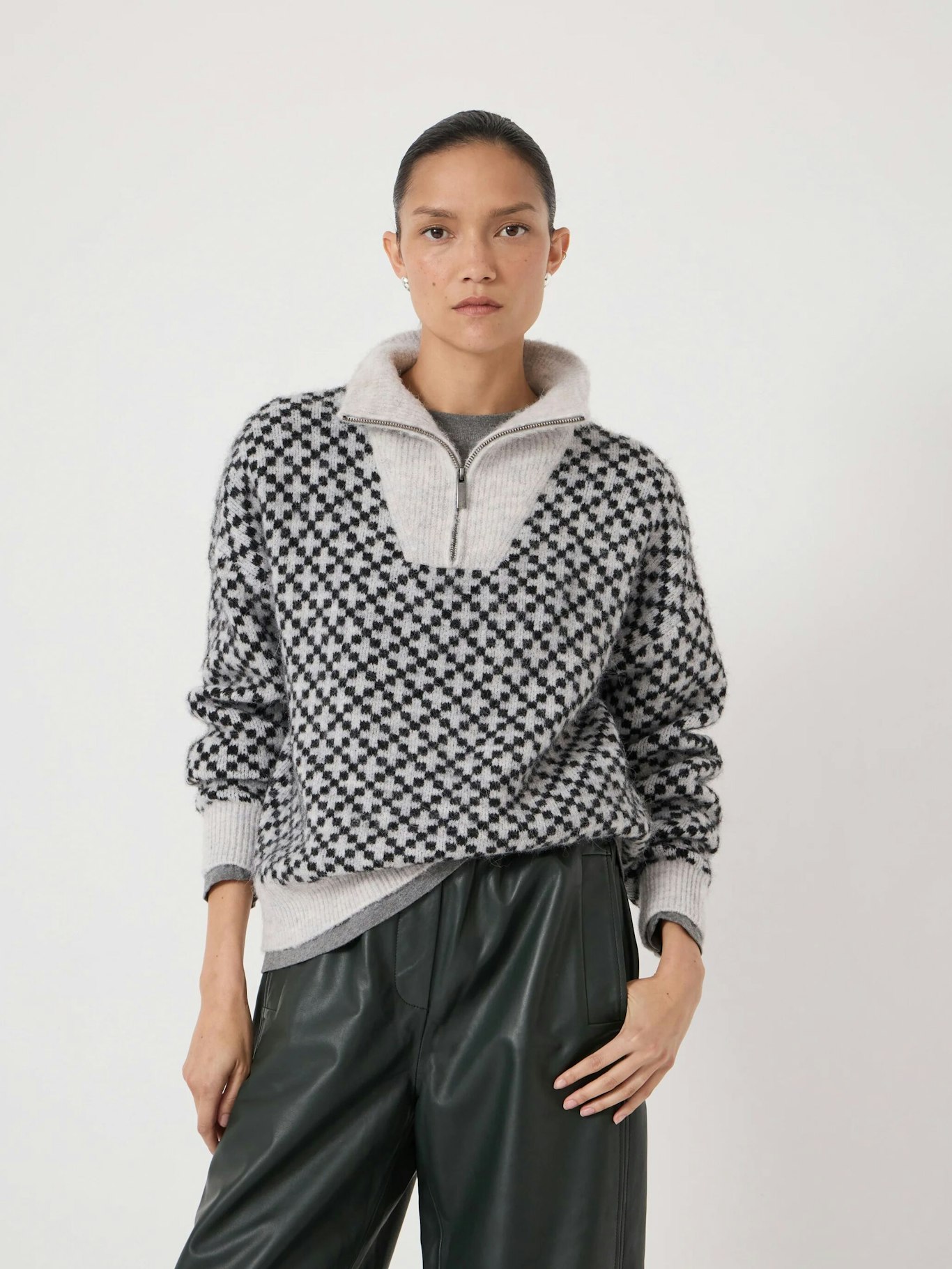 014092-2804-01 Juno Quarter Zip Mono Jacquard Jumper with Wool