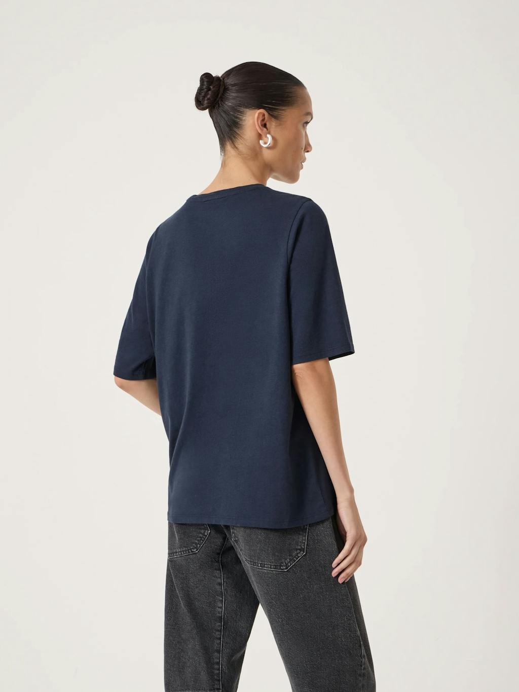 014330-2921-03 Reece Drapey T-Shirt