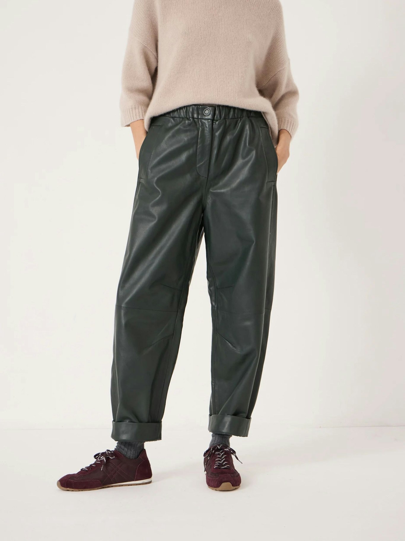 013464-2009-02 Leather Jack Barrel Trousers
