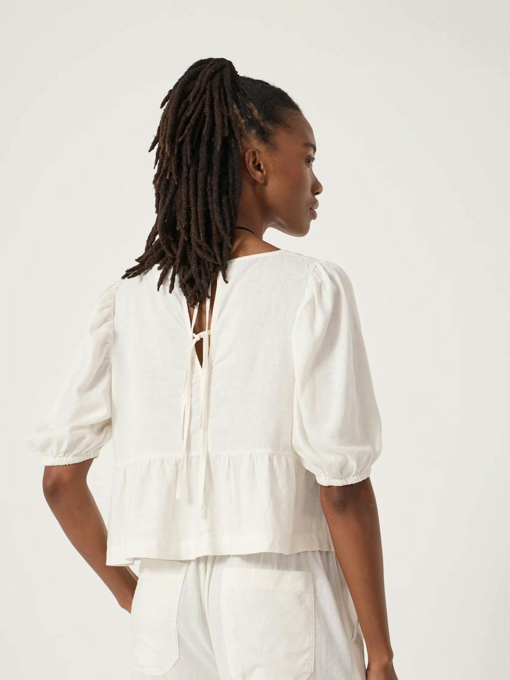 014142-0211-03 Alva Puff Sleeve Linen Beach Top (Pearl White)