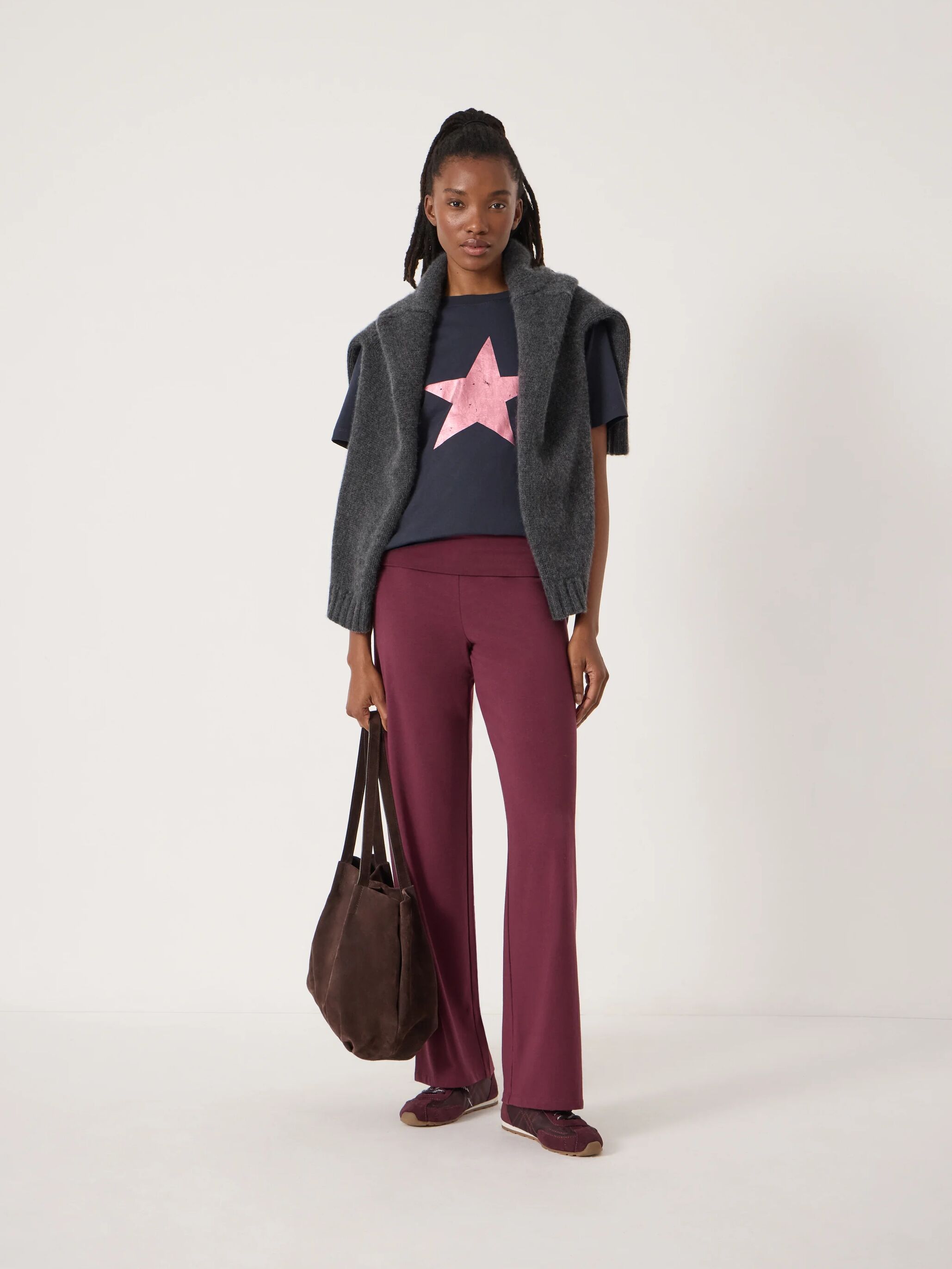 Bea Graphic Star T-Shirt - Navy Blue | Hush