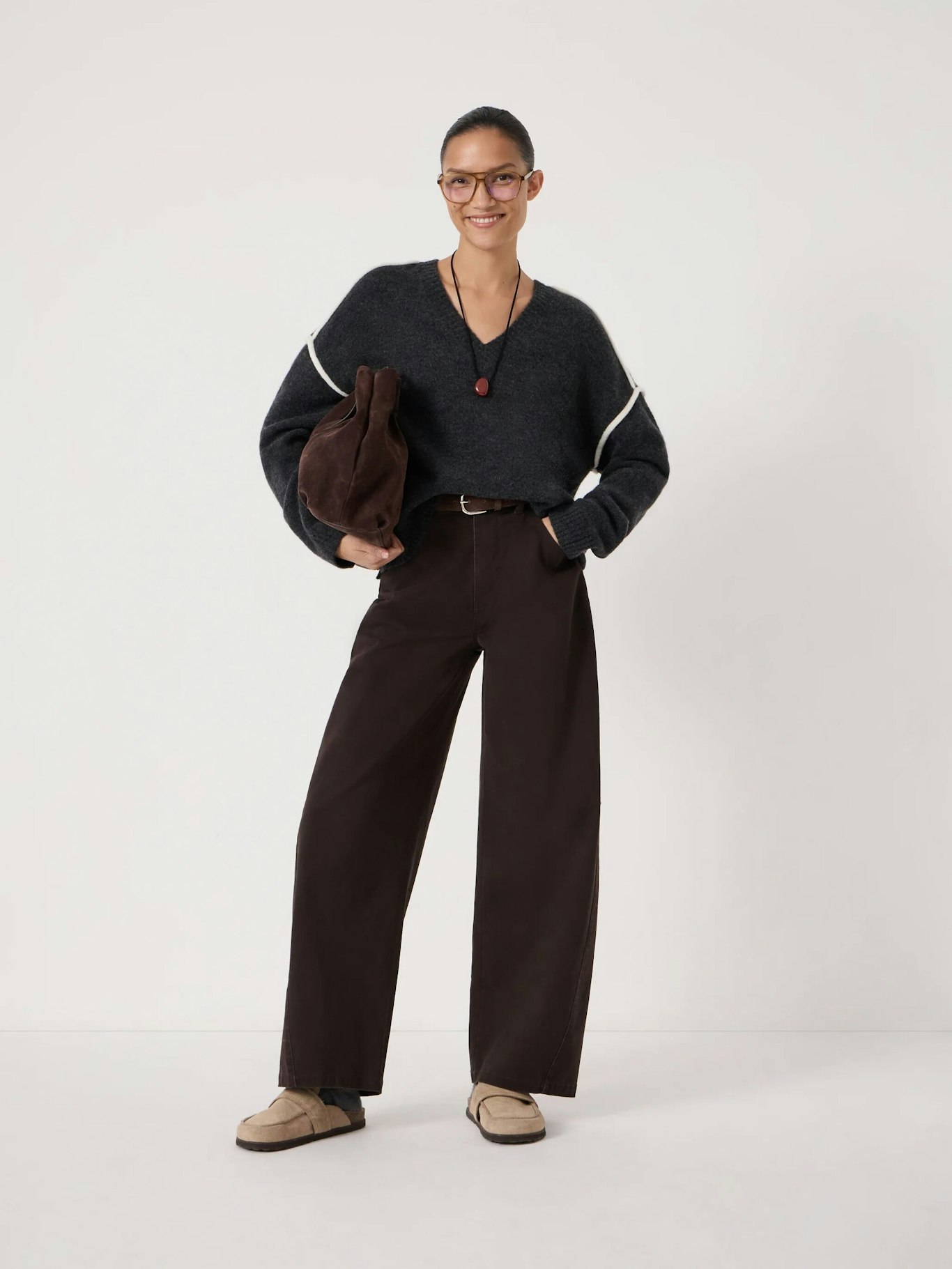 014405-2806-01 Billie Wool Blend V-Neck Jumper
