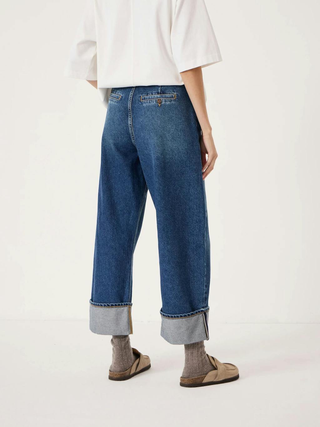 014048-2908-03 Faith Turn Up Barrel Leg Jeans