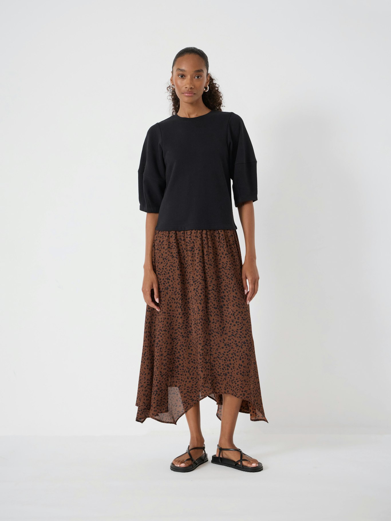 015095-4873-01 Zola Puff Sleeve Hanky Hem Dress