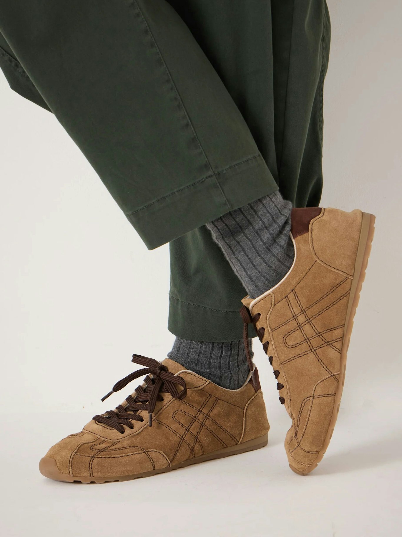 014258-0331-02 Sadie Stitch Detail Slimline Trainers
