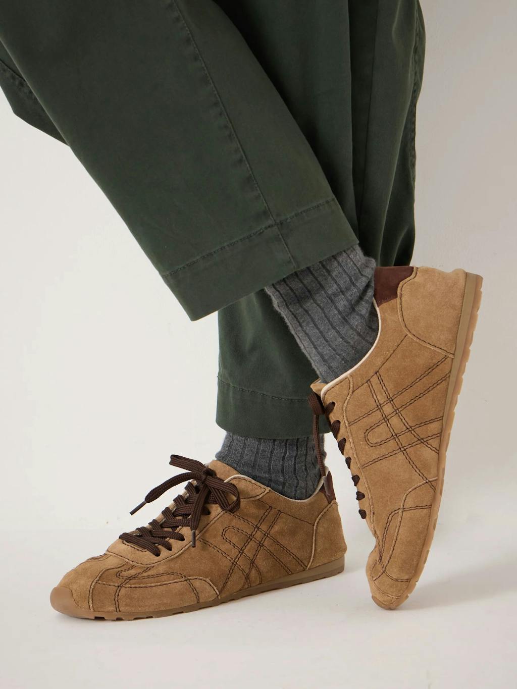 014258-0331-02 Sadie Stitch Detail Slimline Trainers