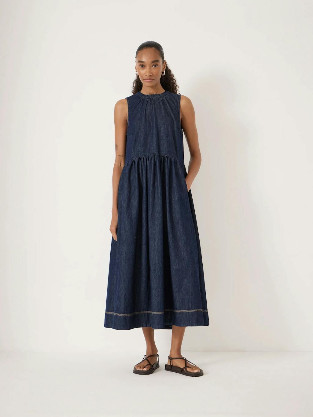 014498-4519-05 Marlowe Denim Crew Neck Maxi Dress