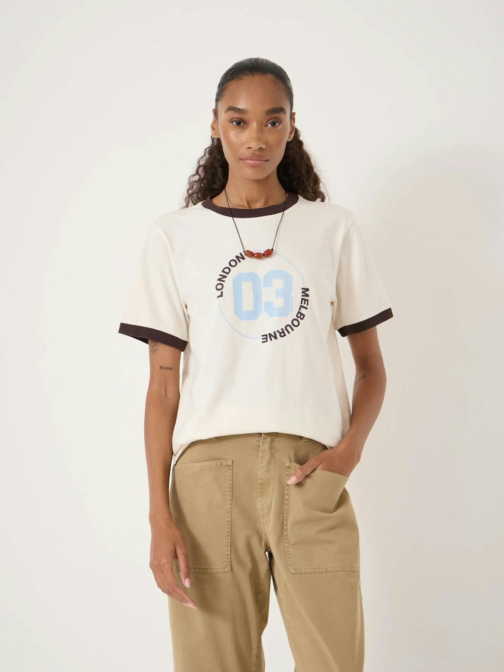 014833-0551-01 London to Melbourne 03 Graphic T-Shirt