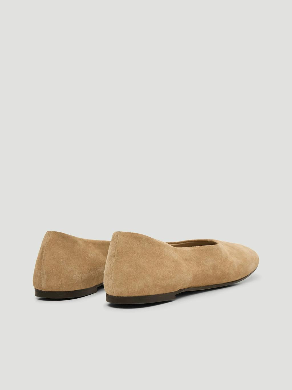 014411-0475-06 Bertie Round Toe Suede Ballet Flats