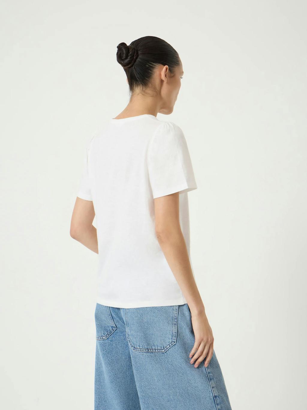 015264-0001-03 Emily Puff Short Sleeve T-Shirt