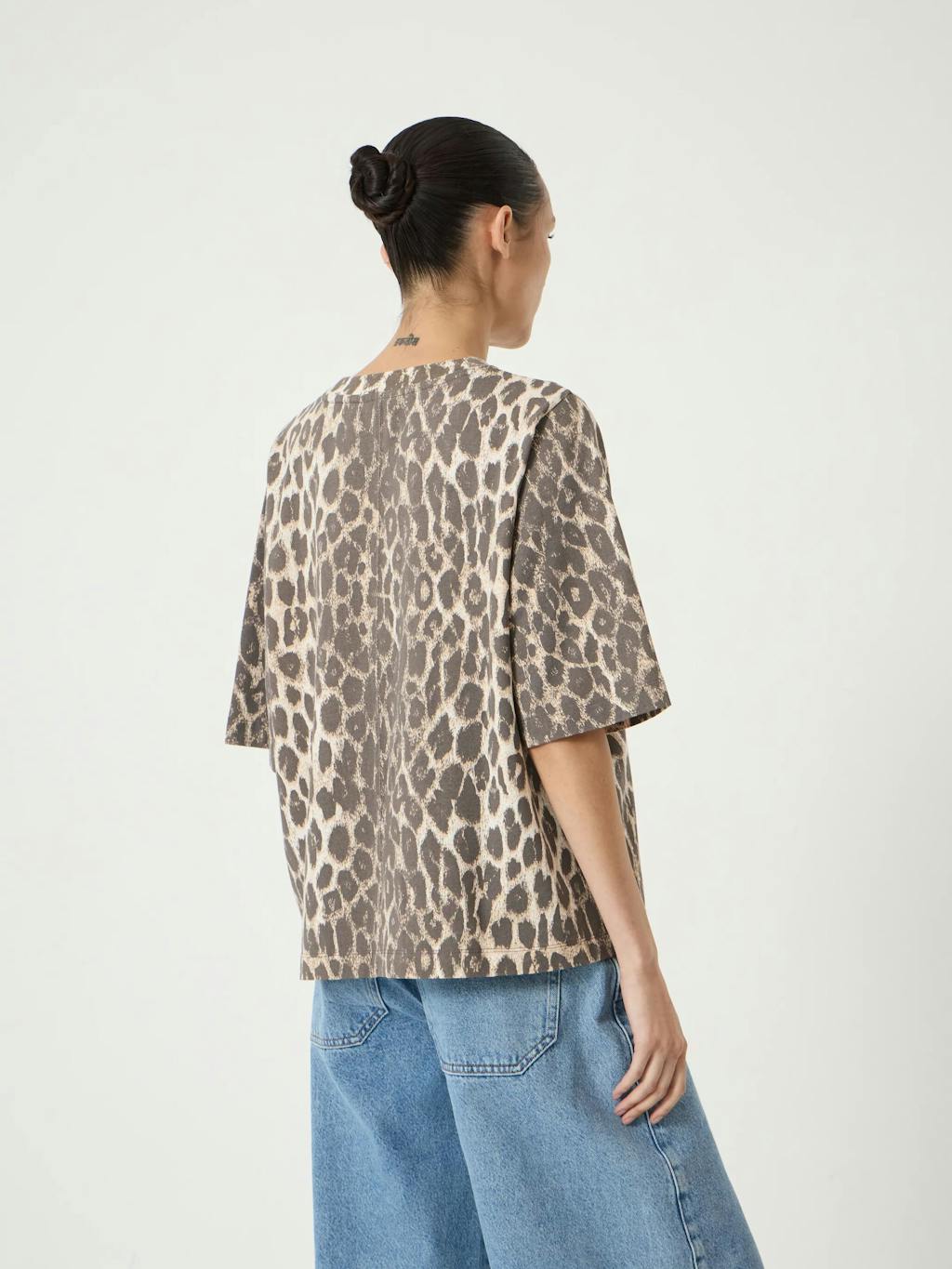 014967-4911-02 Romina Leopard Print Heavyweight Cotton T-Shirt