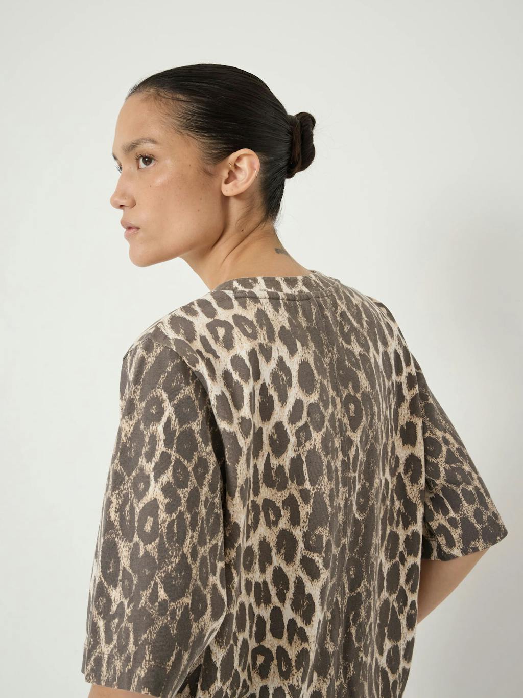 014967-4911-03 Romina Leopard Print Heavyweight Cotton T-Shirt